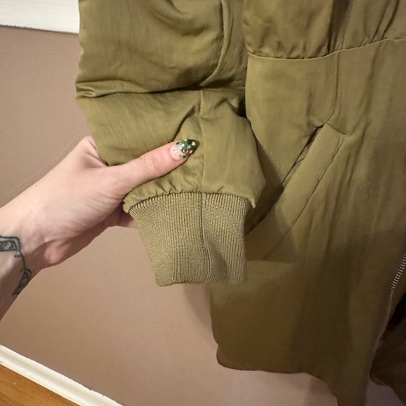 NWOT Zara Puffer Jacket - Picture 3 of 6